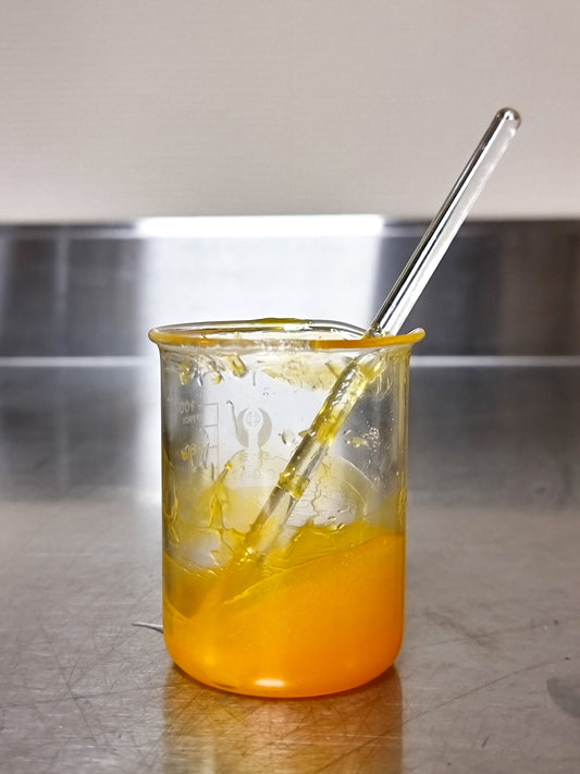 Hva er trygt å smøre på leppene mine?